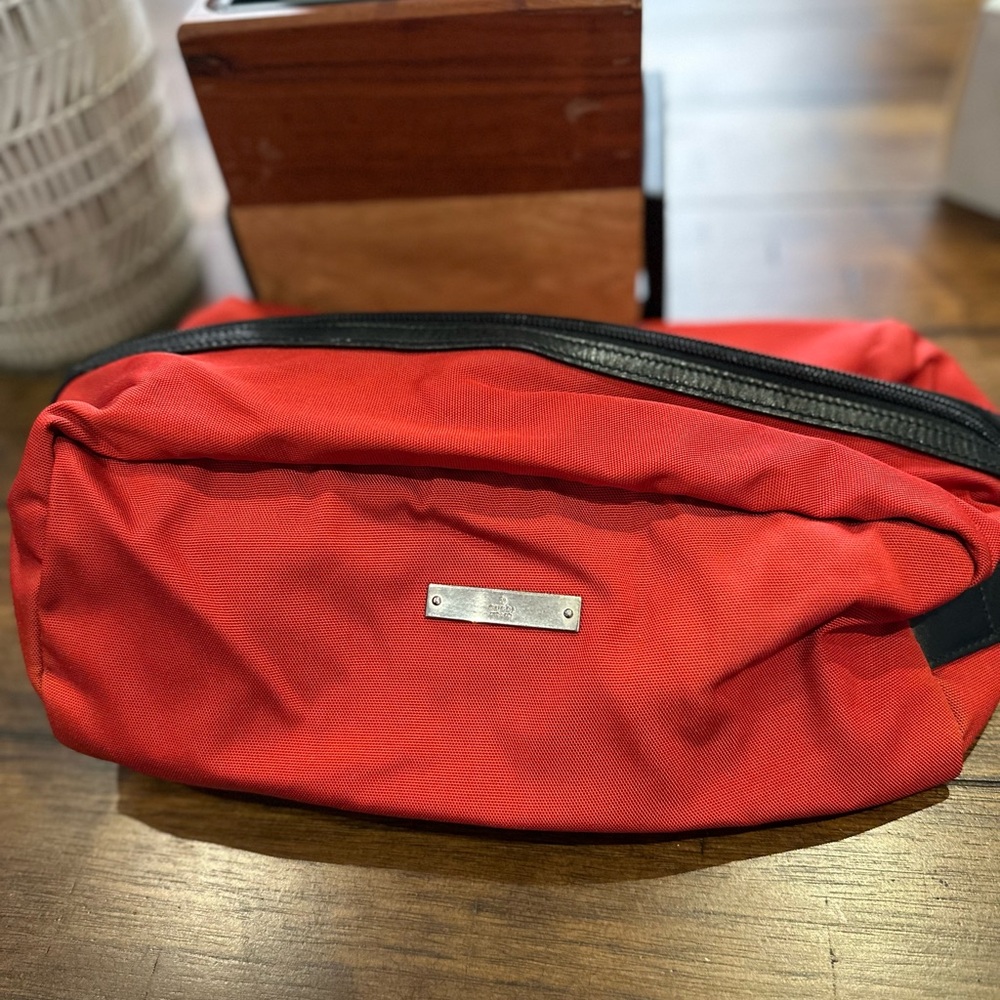 Authentic Gucci Shoe/Vanity/Storage bag Red Unisex